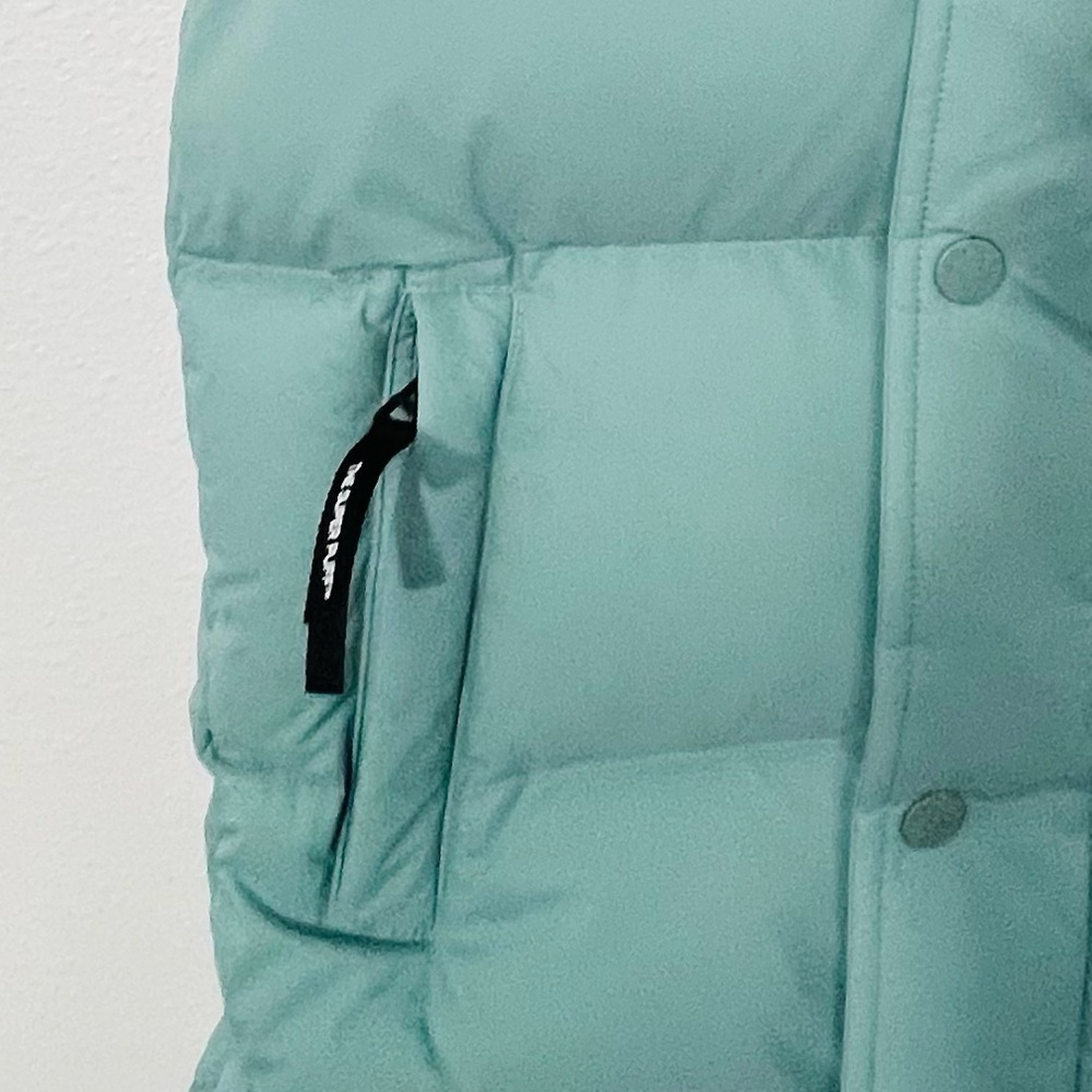 NWOT! Aritzia Super Puff Vest Size Small In Phyto Green - Picture 4 of 6
